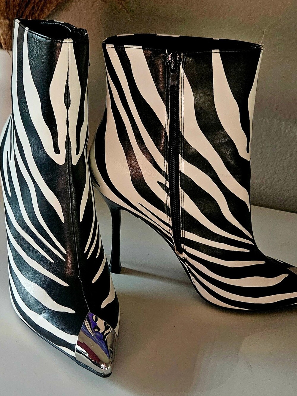 INC Zip Ankle Boots/booties